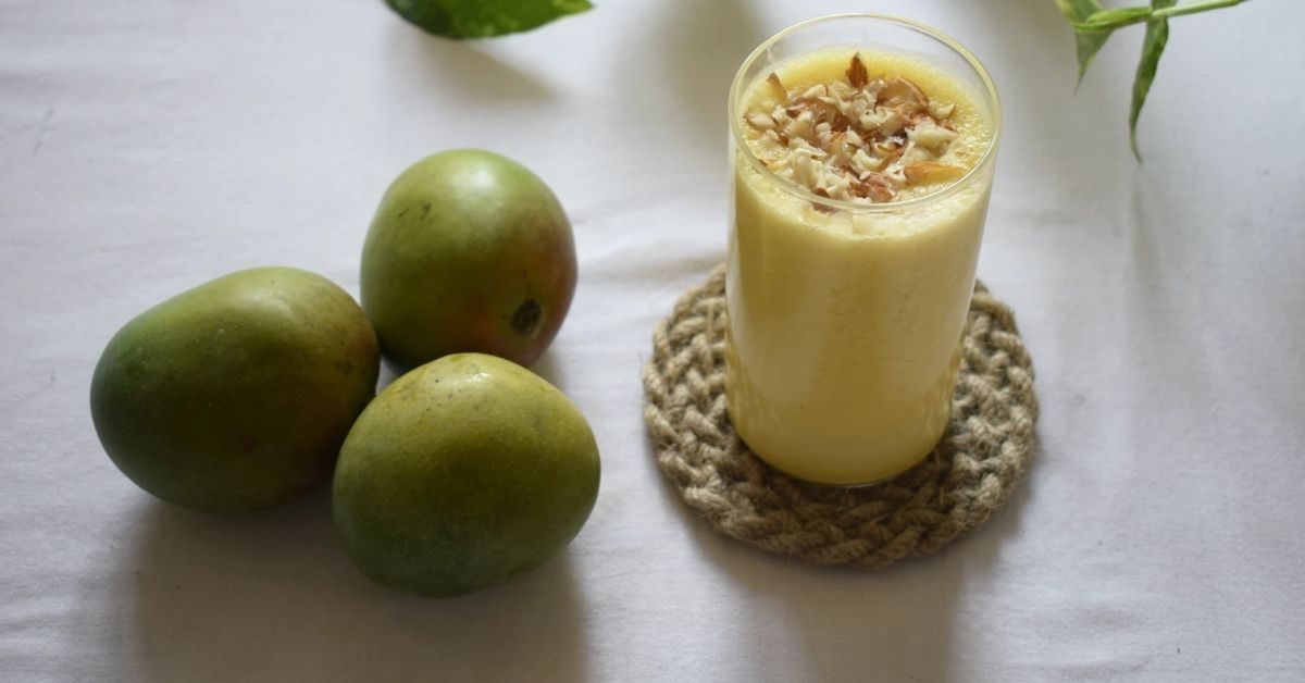 3-breakfast-smoothies-to-lose-weight-mango-3234889