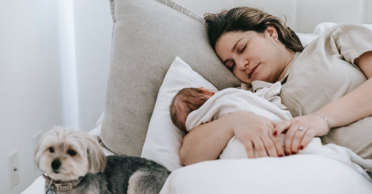 10-breastfeeding-and-sleeping-through-night-nap-4622830