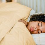how-to-calm-anxiety-at-night-for-better-sleep-6-strategies
